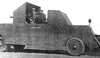 Бронеавтомобиль «Паккард» «Капитан Гурдов» из состава 1-й автомобильной пулемётной роты ведёт огонь по противнику.