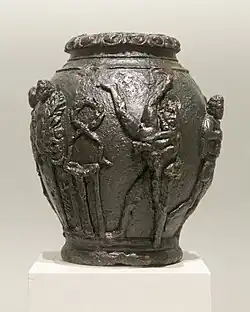 Ваза с изображением сцен в палестре. II в. до н. э. Бронза. Музей национальной библиотеки Франции. Париж