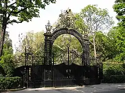 Выход к Елисейскому дворцу