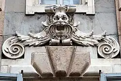 Маскарон фасада