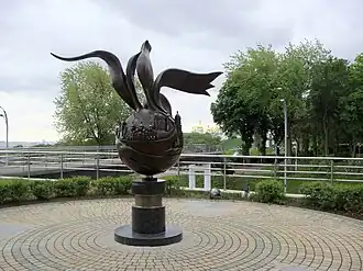 Вращающийся памятник гетману Мазепе