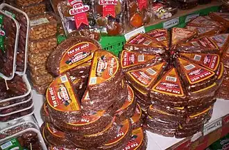 Инжирный хлеб в испанском супермаркете