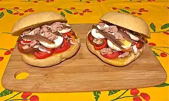 Два сэндвича пан банья