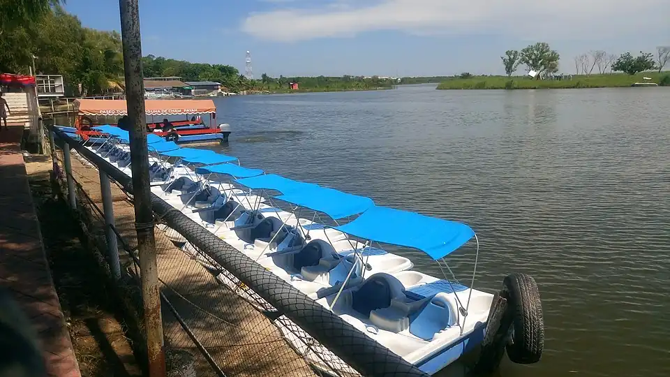 Лагуна Чампаян