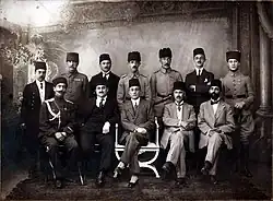 Халил-бек Хасмамедов (сидит 2-й справа) среди азербайджанских делегатов Константинопольской конференции в Стамбуле, 1918 год