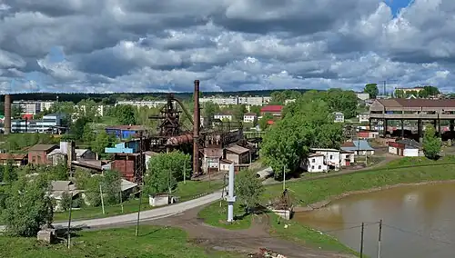 Вид на завод, плотину и пруд