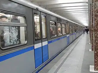 Поезд «Русич» на платформе