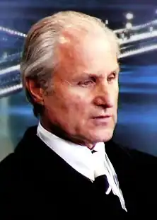 Петер Грюттер  на чемпионате Европы по фигурному катанию 2004