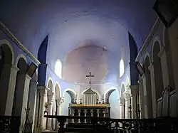 Интерьер церкви Сен-Маме