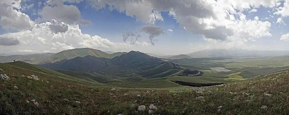 Памбакский перевал, вид с вершины горы Менаксар