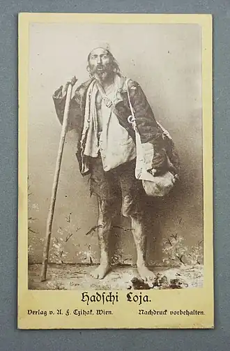 Хаджи Лойо в образе дервиша во время своего заключения в 1880 году