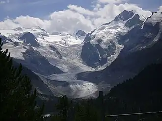 Высшая точка — гора Бернина (4049 м.).