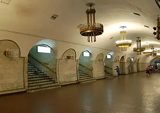 Лестницы перехода на станцию «Дворец спорта»