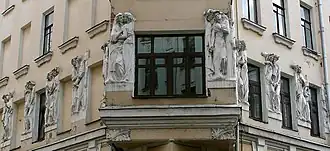 Доходный дом Г. Е. Бройдо на углу Плотникова переулка и Малого Могильцевского