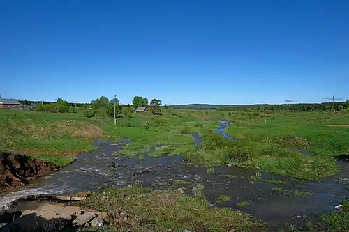 Река Полудёнка в черте посёлка