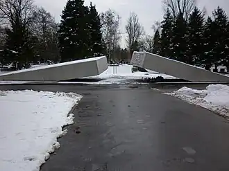 Мемориал рейсу 101 (Воинское кладбище в Повонзках, Варшава)