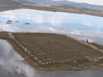 Руины крепости Пор-Бажын на озере Тере-Холь