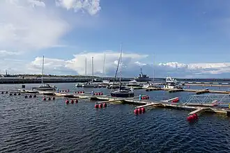 Причалы в яхтенной гавани