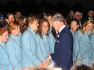 Принц (ныне король) Чарльз во время визита в Гимназию Джилонга