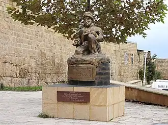 Памятник Гумри Дербенди в Дербенте