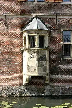 Один из эркеров замка