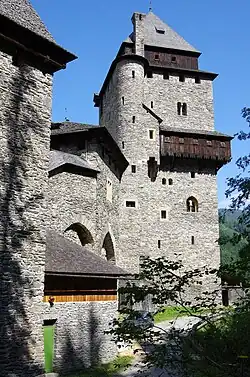 Внутренний двор замка