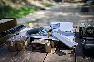 Taurus Raging Bull под патрон .454 Casull.