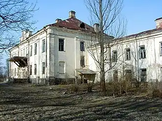 Главный дом поместья Риебини