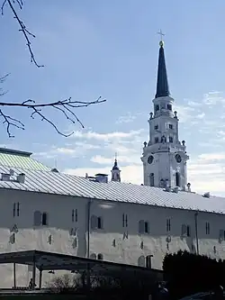 Вид от улицы Микеля