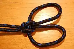 Двойная скошенная петля[англ.], Rigid double splayed loop in the bight, double splayed loop.Двойная петля, фирменный среди двойных петель. 2 петли не связаны напрямую.