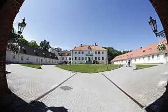 Главное здание мызы Рогазинский (Рогози) в 2012 году