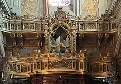 Орган церкви