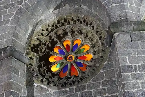 Окна базилики.