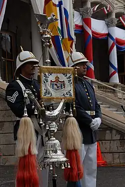 Гавайские гвардейцы с турецким полумесяцем.
