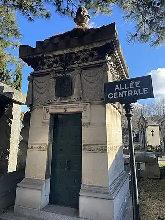Усыпальница семьи Кайо на кладбище Сен-Дени