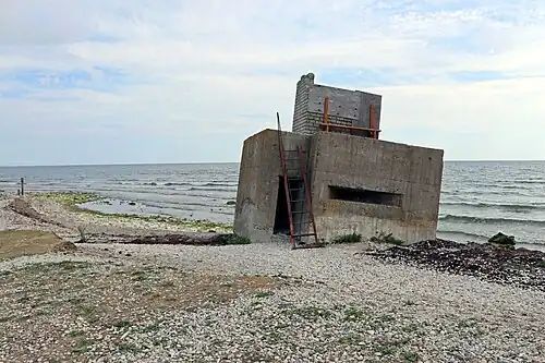 Остатки береговых укреплений на мысе Сырве