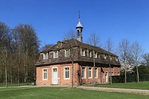 Павильон с замковой капеллой