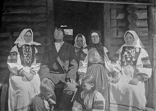 Семья кантелиста Юрия Лукина