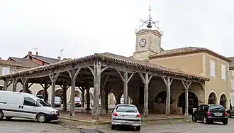 Крытый рынок и мэрия