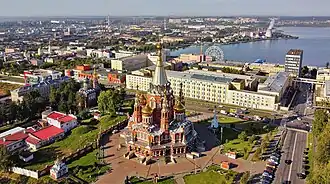 Свято-Михайловский собор, пруд и панорама города с высоты птичьего полёта