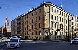 Портрет Хармса на доме 11 по ул. Маяковского в Санкт-Петербурге (на 2024 год отсутствует. Предположительно уничтожен ком. службами)