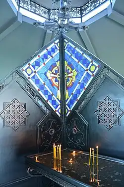 В зале для зажжения свечей