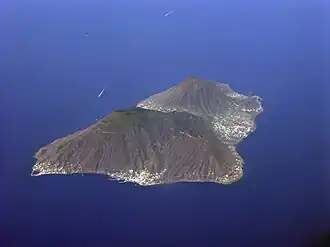 Вид на остров с высоты птичьего полёта.