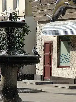 Пешеходная часть улицы Ленинградской