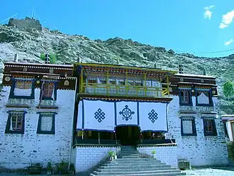 Вход в монастырь