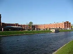 Вид со стороны Заячьего острова. Музей артиллерии, инженерных войск и войск связи