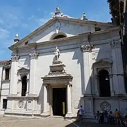 Западный фасад