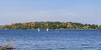 Вид Шваненвердера с западного берега