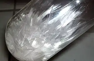 Кристаллы трёхокиси серы в ампуле