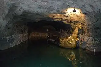 Лодка, построенная для съёмок фильма «Три мушкетёра» и оставленная в Зегротте